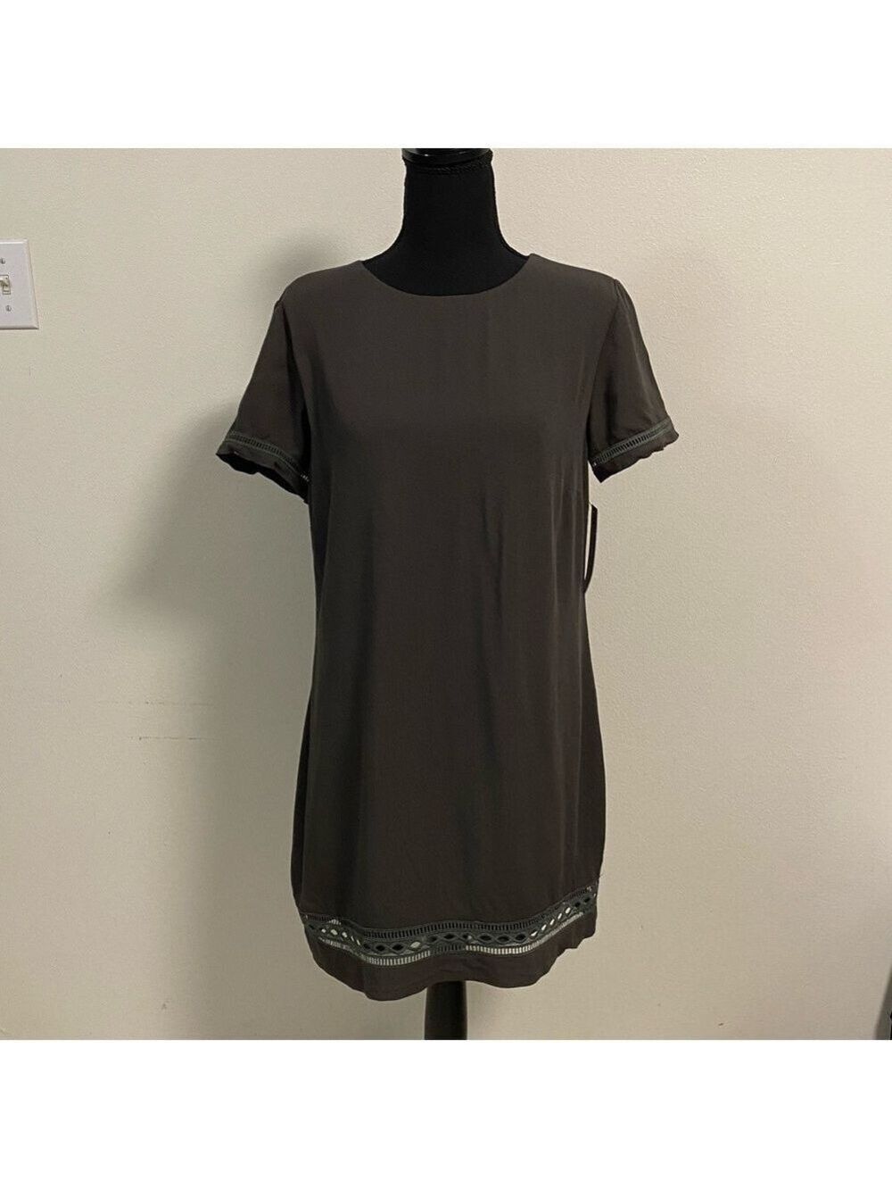 Lulus Dress Womens Size Medium Olive Gray Perfect Time Black Shift Dress NWT
